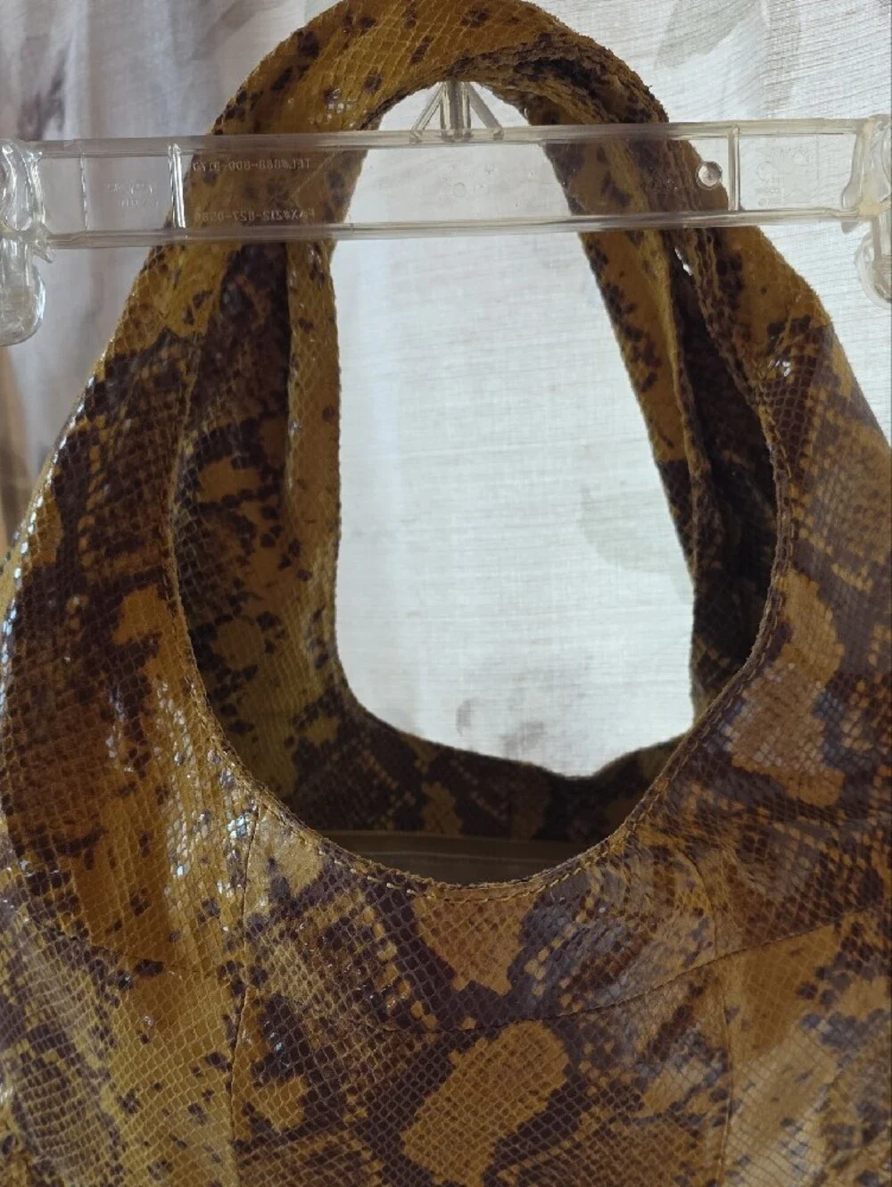 N/A stylish snakeskin